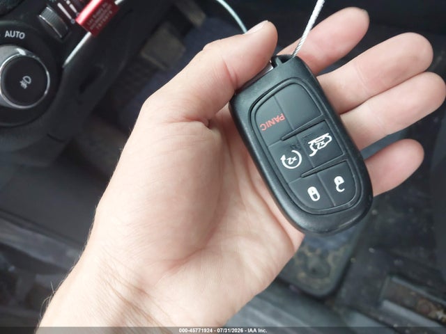 45771924 :رقم المزاد ، 1C4PJMCS0HW613115 vin ، 2017 Jeep Cherokee Latitude مزاد بيع