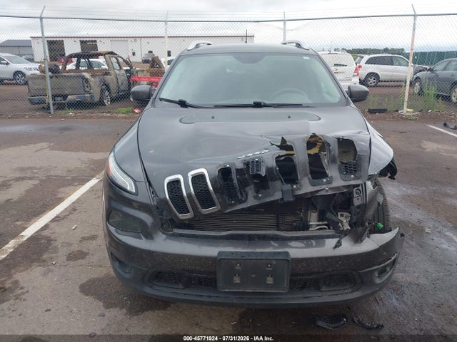45771924 :رقم المزاد ، 1C4PJMCS0HW613115 vin ، 2017 Jeep Cherokee Latitude مزاد بيع