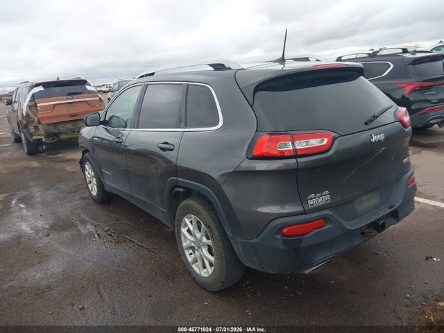 45771924 :رقم المزاد ، 1C4PJMCS0HW613115 vin ، 2017 Jeep Cherokee Latitude مزاد بيع