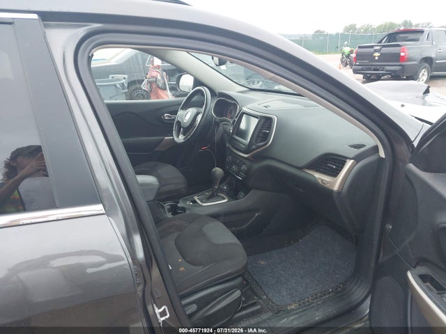 45771924 :رقم المزاد ، 1C4PJMCS0HW613115 vin ، 2017 Jeep Cherokee Latitude مزاد بيع