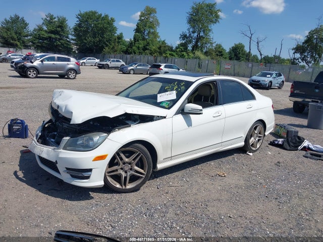 Продажа на аукционе авто 2014 Mercedes-benz C 250 Sport, vin: WDDGF4HB2EA954086, номер лота: 45771983