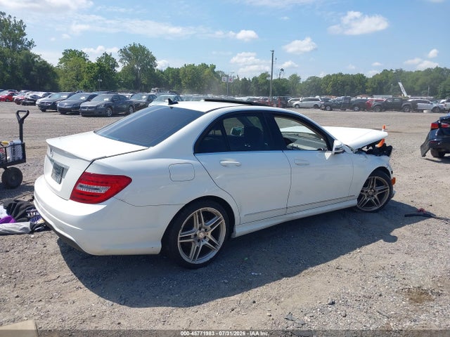 Продажа на аукционе авто 2014 Mercedes-benz C 250 Sport, vin: WDDGF4HB2EA954086, номер лота: 45771983