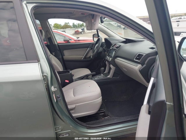 45772063 :رقم المزاد ، JF2SJADC5GH401427 vin ، 2016 Subaru Forester 2.5i Premium مزاد بيع
