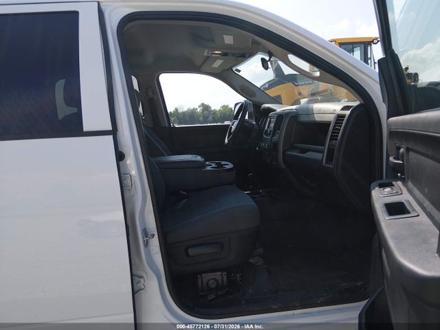 3C63R3GL1HG710513 RAM 3500 Tradesman 4x4 8&#039; Box