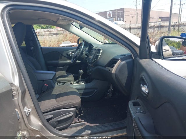 45772267 :رقم المزاد ، 1C4PJLCB5GW312199 vin ، 2016 Jeep Cherokee Latitude مزاد بيع