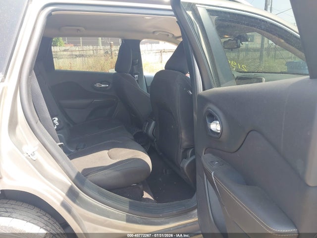 45772267 :رقم المزاد ، 1C4PJLCB5GW312199 vin ، 2016 Jeep Cherokee Latitude مزاد بيع