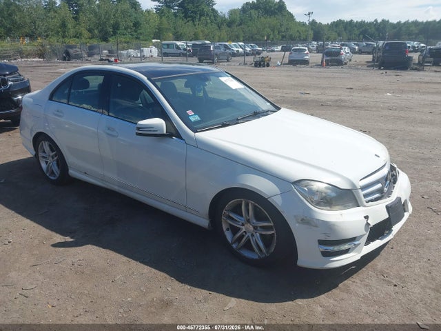 Продажа на аукционе авто 2012 Mercedes-benz C 300 Sport 4matic, vin: WDDGF8BBXCR212257, номер лота: 45772355