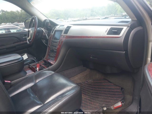 Продажа на аукционе авто 2007 Cadillac Escalade, vin: 1GYFK63827R144111, номер лота: 45772502