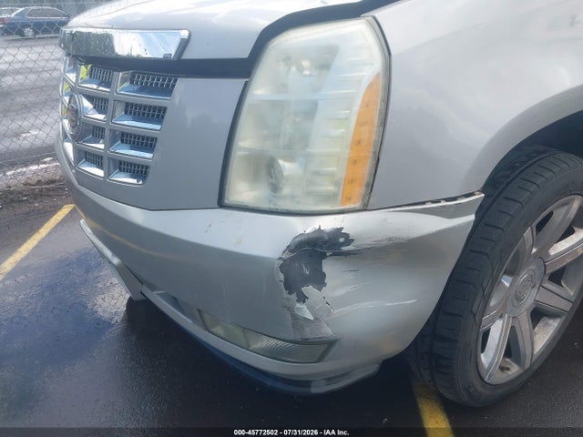 Продажа на аукционе авто 2007 Cadillac Escalade, vin: 1GYFK63827R144111, номер лота: 45772502