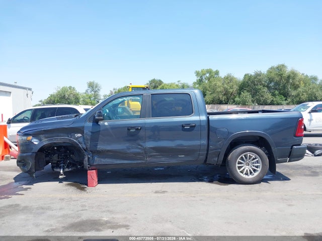 2026 Ram 1500 Laramie  4x4 5'7 Box მანქანა იყიდება აუქციონზე, vin: 1C6SRFJT4TN283544, აუქციონის ნომერი: 45772505