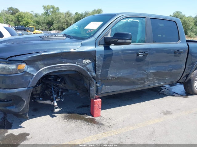 2026 Ram 1500 Laramie  4x4 5'7 Box მანქანა იყიდება აუქციონზე, vin: 1C6SRFJT4TN283544, აუქციონის ნომერი: 45772505