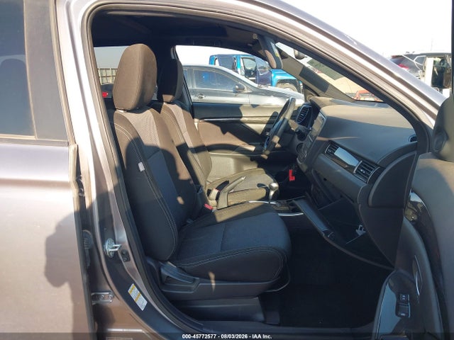 2018 Mitsubishi Outlander Le მანქანა იყიდება აუქციონზე, vin: JA4AD3A30JZ064288, აუქციონის ნომერი: 45772577