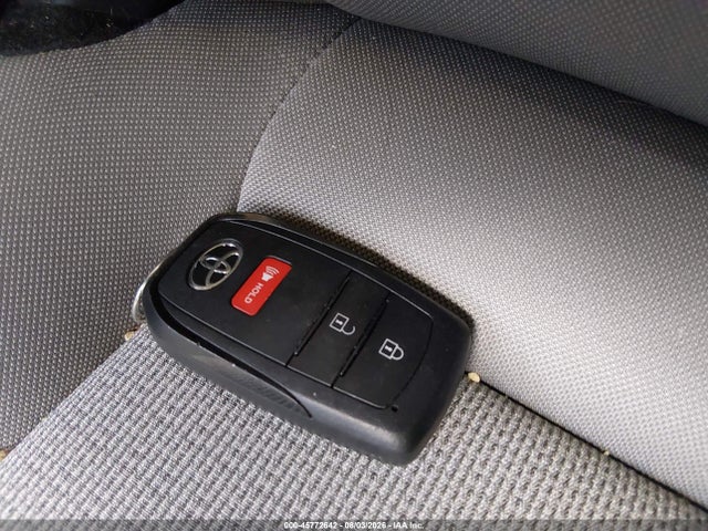 Toyota Prius Le Awd-e 2026 JTDADABU1T3033669 Image 11