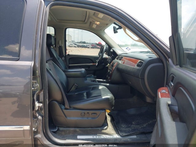 45772797 :رقم المزاد ، 1GNSCCE02BR178217 vin ، 2011 Chevrolet Tahoe Ltz مزاد بيع