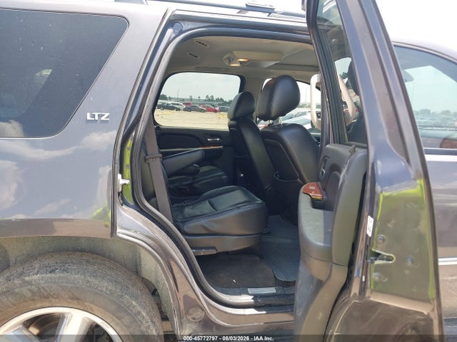 45772797 :رقم المزاد ، 1GNSCCE02BR178217 vin ، 2011 Chevrolet Tahoe Ltz مزاد بيع