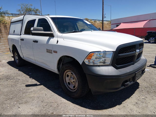 RAM 1500 Ssv 4x4 5'7 Box 2018 1C6RR7XT2JS315045 головне зображення