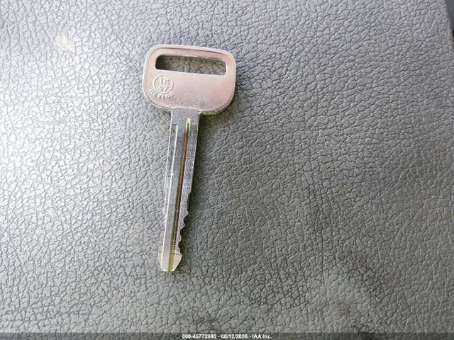 45772880 :رقم المزاد ، 4T1BE32K22U071900 vin ، 2002 Toyota Camry Le مزاد بيع