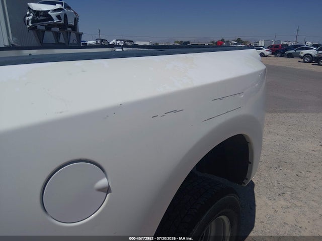 45772952 :رقم المزاد ، 3C63RRGJ8GG335185 vin ، 2016 Ram 3500 Tradesman مزاد بيع