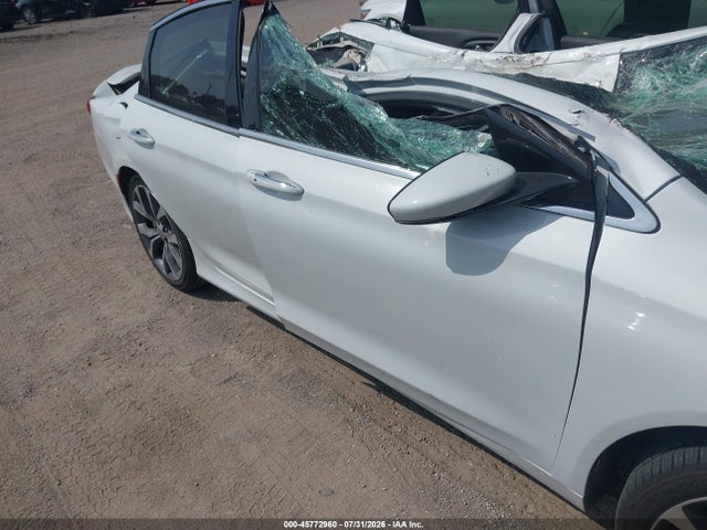 Aukcja sprzedaży 2015 Chrysler 200 C, vin: 1C3CCCEG2FN686991, numer aukcji: 45772960