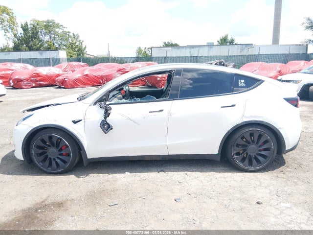 45773156 :رقم المزاد ، 7SAYGDEF1NF445491 vin ، 2022 Tesla Model Y Performance Dual Motor All-wheel Drive مزاد بيع