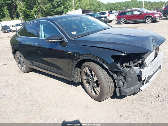 45773193 :رقم المزاد ، WA12AAGE5MB002070 vin ، 2021 Audi E-tron Sportback Premium Plus Quattro مزاد بيع