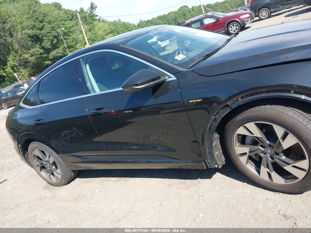 45773193 :رقم المزاد ، WA12AAGE5MB002070 vin ، 2021 Audi E-tron Sportback Premium Plus Quattro مزاد بيع