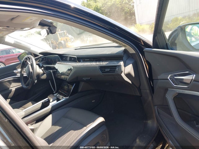 45773193 :رقم المزاد ، WA12AAGE5MB002070 vin ، 2021 Audi E-tron Sportback Premium Plus Quattro مزاد بيع
