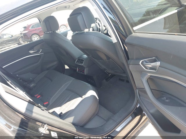 45773193 :رقم المزاد ، WA12AAGE5MB002070 vin ، 2021 Audi E-tron Sportback Premium Plus Quattro مزاد بيع