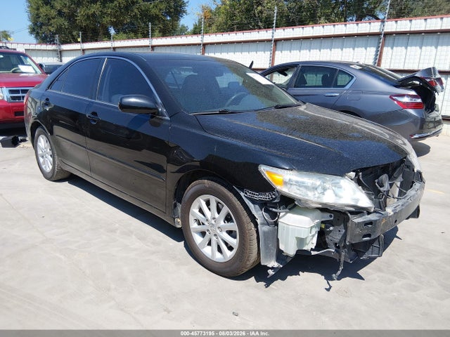 45773195 :رقم المزاد ، 4T4BF3EK0BR115505 vin ، 2011 Toyota Camry Xle مزاد بيع