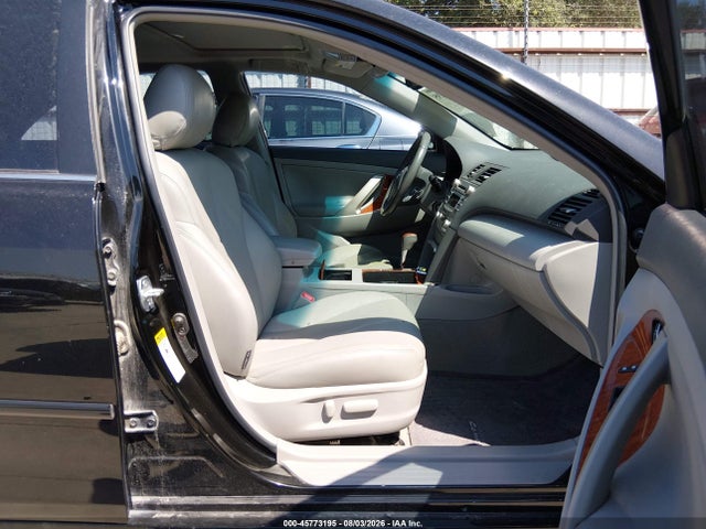 45773195 :رقم المزاد ، 4T4BF3EK0BR115505 vin ، 2011 Toyota Camry Xle مزاد بيع