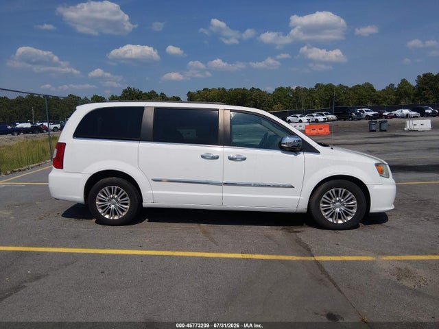 45773209 :رقم المزاد ، 2C4RC1CG7GR188609 vin ، 2016 Chrysler Town & Country Touring-l Anniversary Edition مزاد بيع