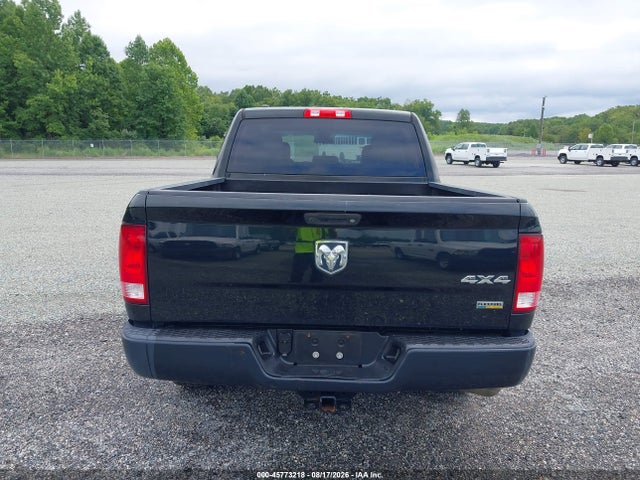 45773218 :رقم المزاد ، 1C6RR7KG9HS770138 vin ، 2017 Ram 1500 Tradesman  4x4 5'7 Box مزاد بيع