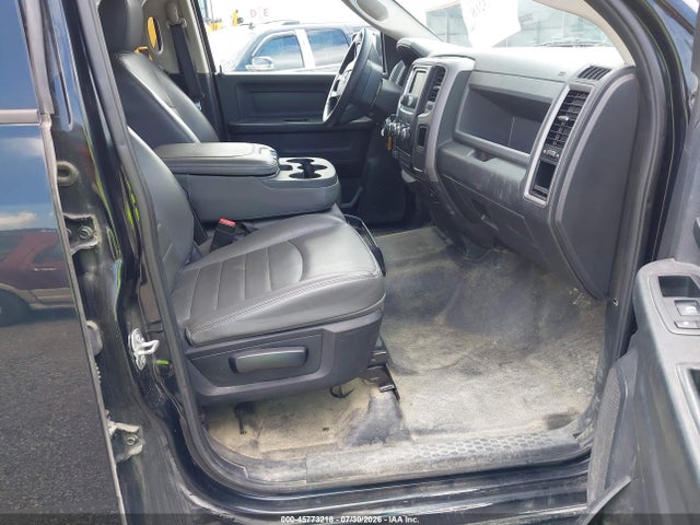 45773218 :رقم المزاد ، 1C6RR7KG9HS770138 vin ، 2017 Ram 1500 Tradesman  4x4 5'7 Box مزاد بيع