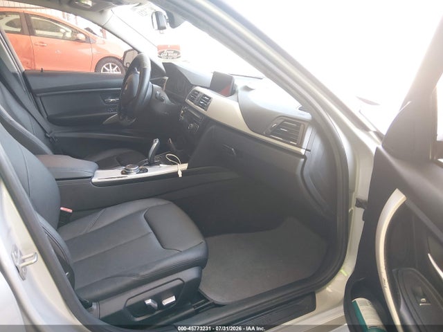 Продаж на аукціоні авто 2017 Bmw 320i, vin: WBA8E1G54HNU14616, номер лоту: 45773231