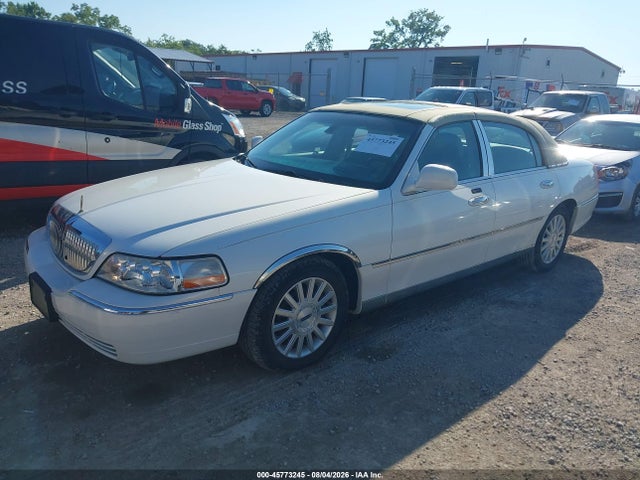 Aukcja sprzedaży 2003 Lincoln Town Car Signature, vin: 1LNHM82W13Y623734, numer aukcji: 45773245