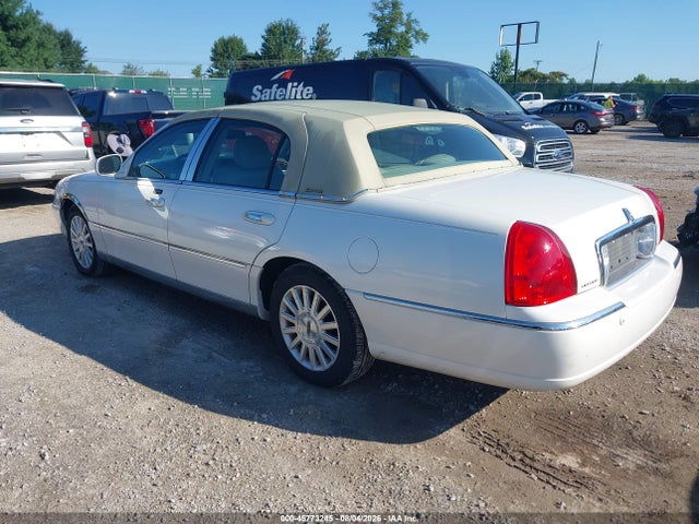 Aukcja sprzedaży 2003 Lincoln Town Car Signature, vin: 1LNHM82W13Y623734, numer aukcji: 45773245