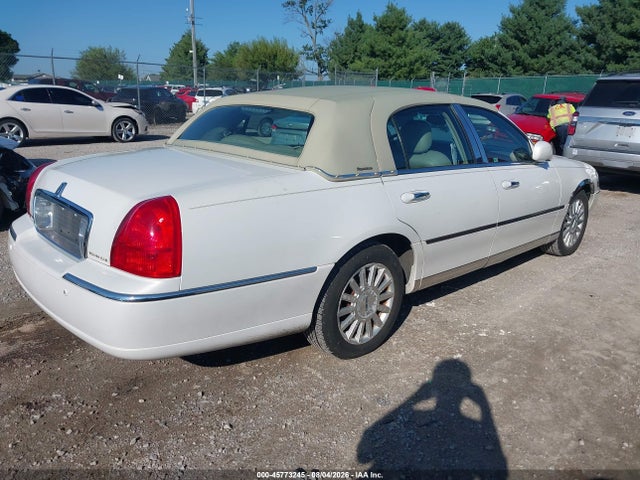 Aukcja sprzedaży 2003 Lincoln Town Car Signature, vin: 1LNHM82W13Y623734, numer aukcji: 45773245