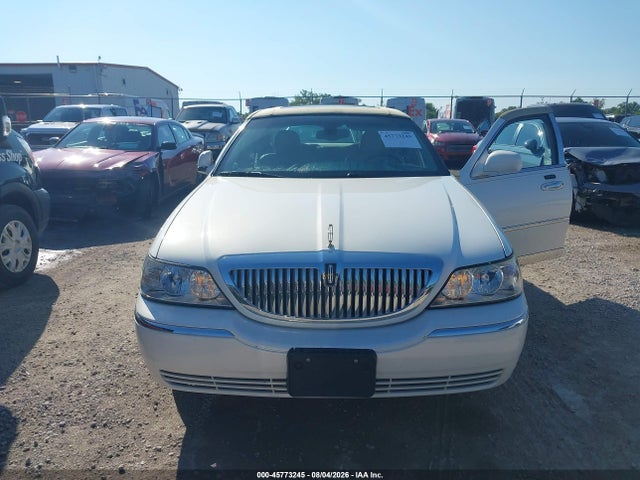 Aukcja sprzedaży 2003 Lincoln Town Car Signature, vin: 1LNHM82W13Y623734, numer aukcji: 45773245