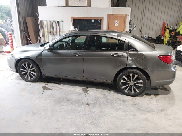45773308 :رقم المزاد ، 1C3CCBBB4DN600452 vin ، 2013 Chrysler 200 Touring مزاد بيع