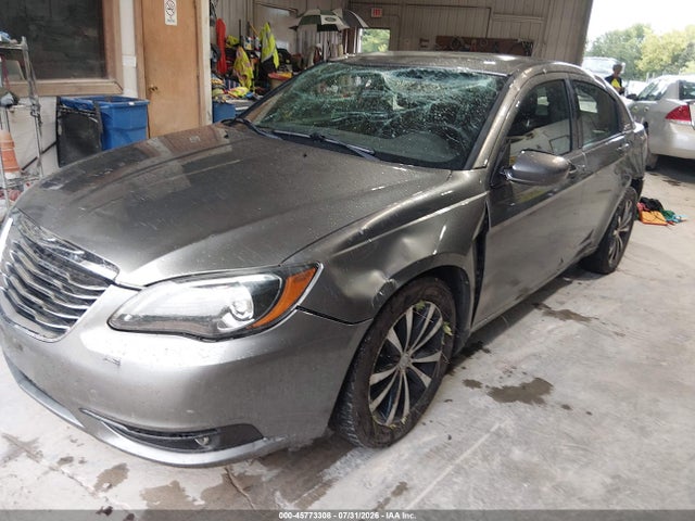 45773308 :رقم المزاد ، 1C3CCBBB4DN600452 vin ، 2013 Chrysler 200 Touring مزاد بيع