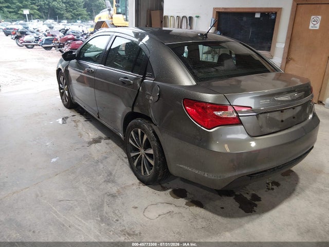 45773308 :رقم المزاد ، 1C3CCBBB4DN600452 vin ، 2013 Chrysler 200 Touring مزاد بيع