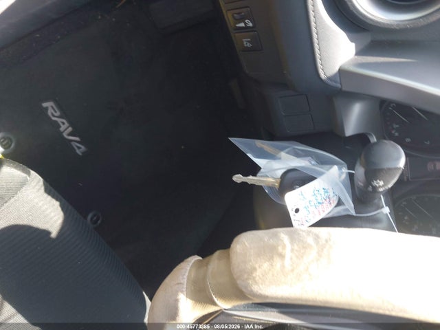 Toyota RAV4 LE 2017 JTMZFREVXHJ711015 Image 20