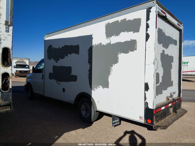 GMC Savana Cutaway Work Van 2017 1GD07SFF0H1351401 Image 15