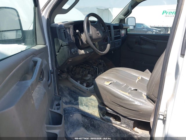 GMC Savana Cutaway Work Van 2017 1GD07SFF0H1351401 Image 7