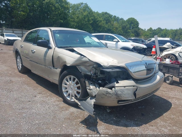 45773593 :رقم المزاد ، 1LNHM81V76Y613240 vin ، 2006 Lincoln Town Car Signature مزاد بيع