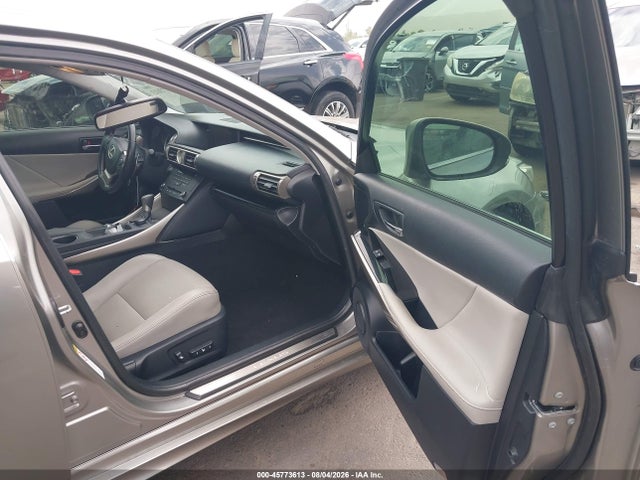 Lexus IS 200T 2016 JTHBA1D23G5031441 Image 5