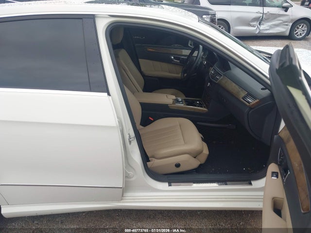 2010 Mercedes-benz E 550 მანქანა იყიდება აუქციონზე, vin: WDDHF7CB8AA110996, აუქციონის ნომერი: 45773765