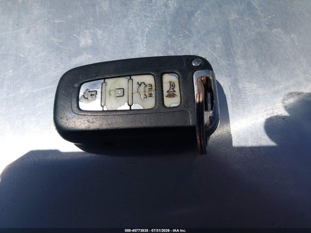 Продаж на аукціоні авто 2013 Hyundai Genesis 3.8, vin: KMHGC4DD5DU233960, номер лоту: 45773838