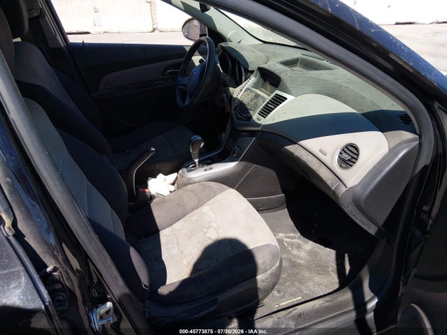 1G1PA5SGXE7104621 Chevrolet Cruze Ls Auto