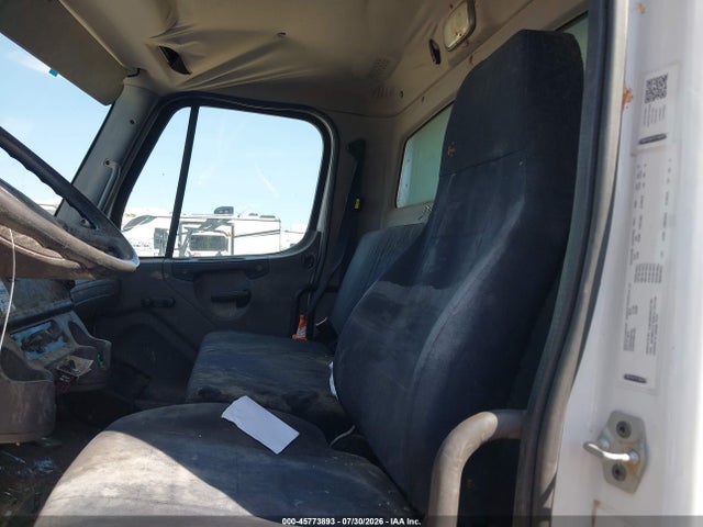 Freightliner M2 106 2017 1FVACWDU0HHJE2485 Image 6